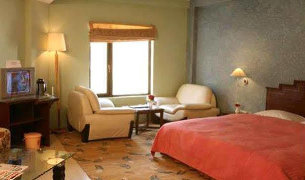 Sarovar Portico Badrinath Ξενοδοχείο Joshīmath Δωμάτιο φωτογραφία